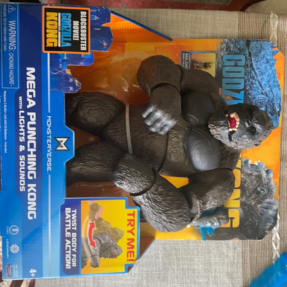 Mega Punching King Kong